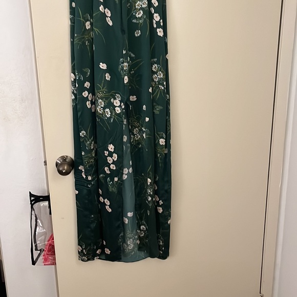 Reformation Frankie silk dress in green, size large, only worn twice. - Picture 4 of 4